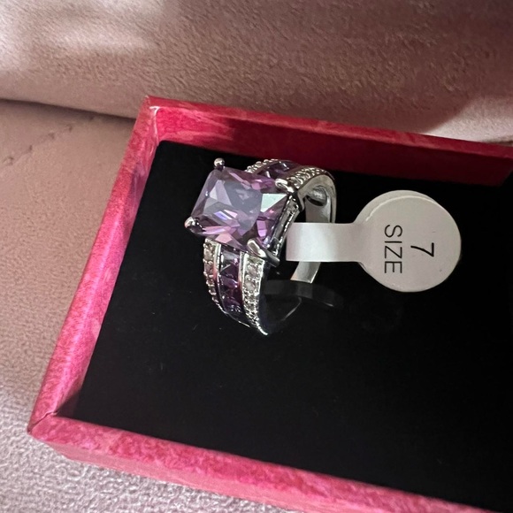 Jewelry - NWT 18kt white gold plated Ring